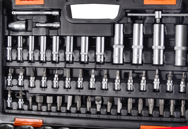 Набор инструментов, 1/2" , 1/4" , CrV, пластиковый кейс 94 предмета Вихрь Набор инструментов, 1/2" , 1/4" , CrV, пластиковый кейс 94 предмета Вихрь